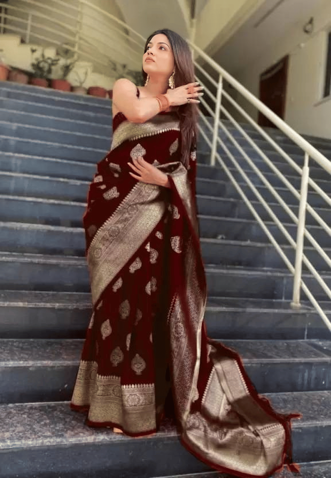 SATVASHIV Jacquard Embellished Banarasi saree With Unstitched Blouse Piece ( Maroon ) SATVASHIV Jacquard Embellished Banarasi saree With Unstitched Blouse Piece ( Maroon )