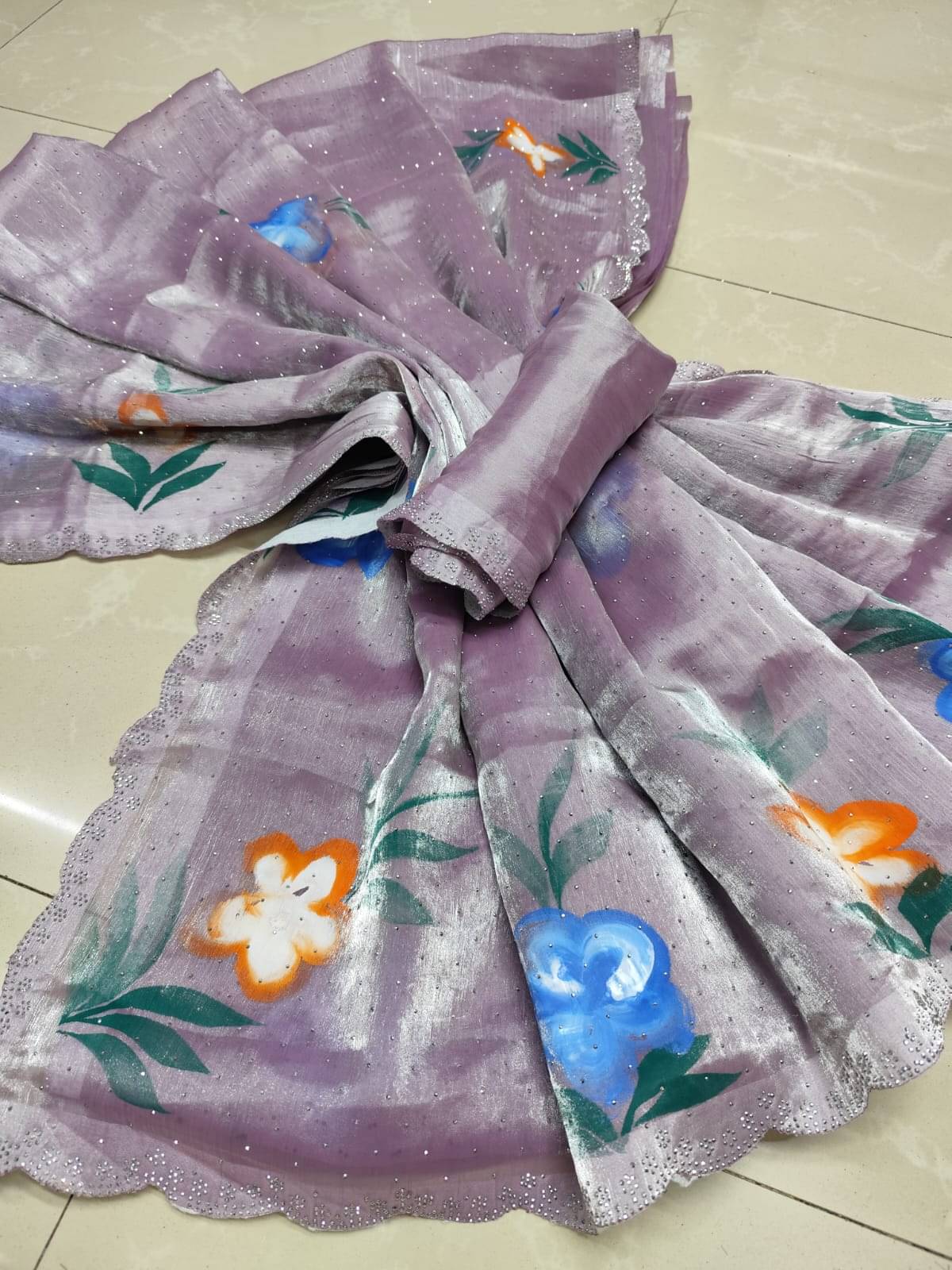 Avenue Creation Jimmy Choo Printed Regular Saree With Unstitched Blouse Piece ( Purple ) Avenue Creation Jimmy Choo Printed Regular Saree With Unstitched Blouse Piece ( Purple )