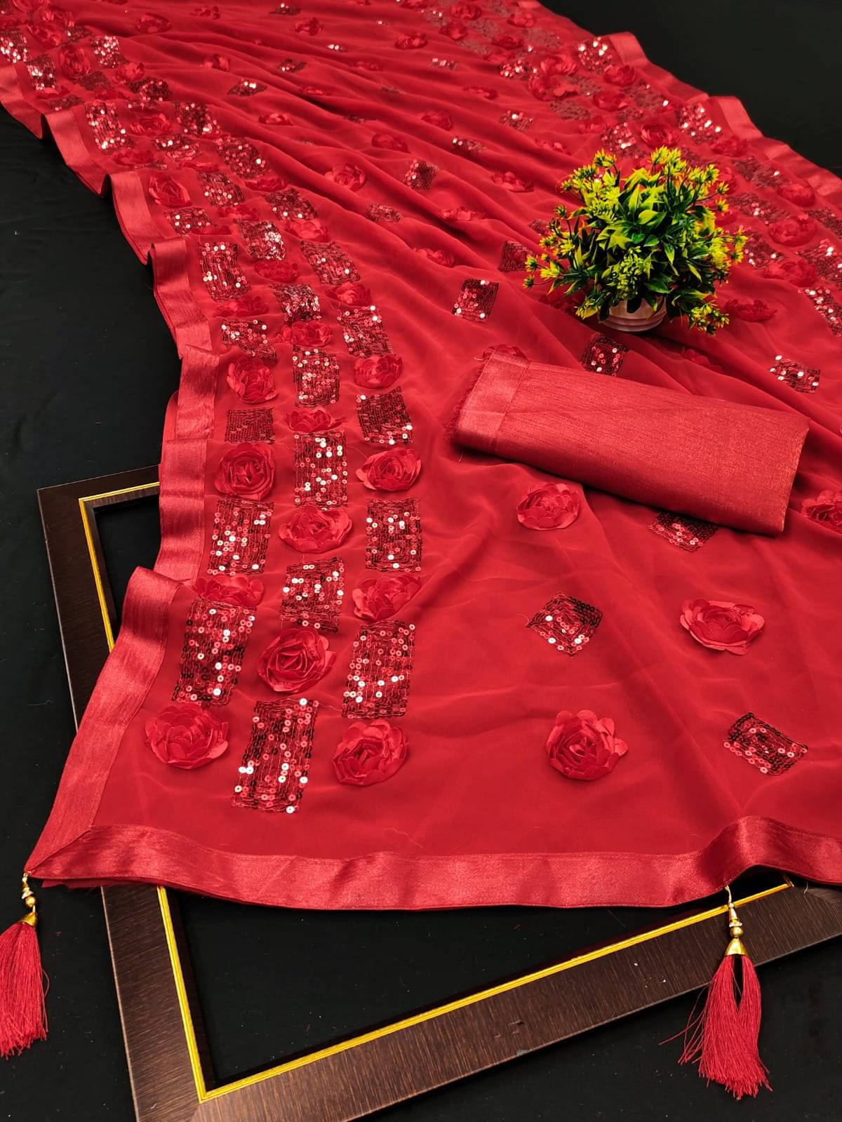     			JULEE Georgette Embroidered Regular Saree With Unstitched Blouse Piece ( Red )