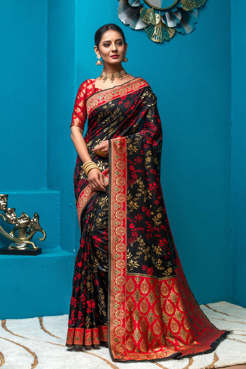     			Lilots Silk Blend Woven Regular Saree With Unstitched Blouse Piece ( Black )