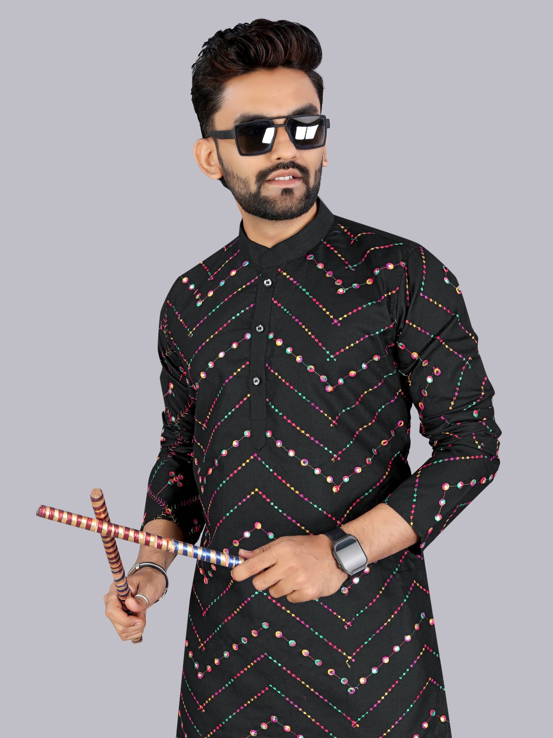     			MYSTIC KURTA Black Cotton Blend Men's Regular Kurta ( Pack of 1 )