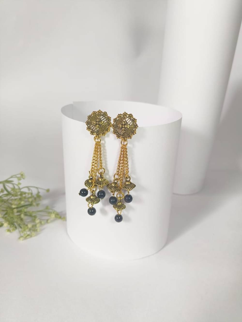     			Nayakstore Black Jhumki Earrings ( Pack of 1 )