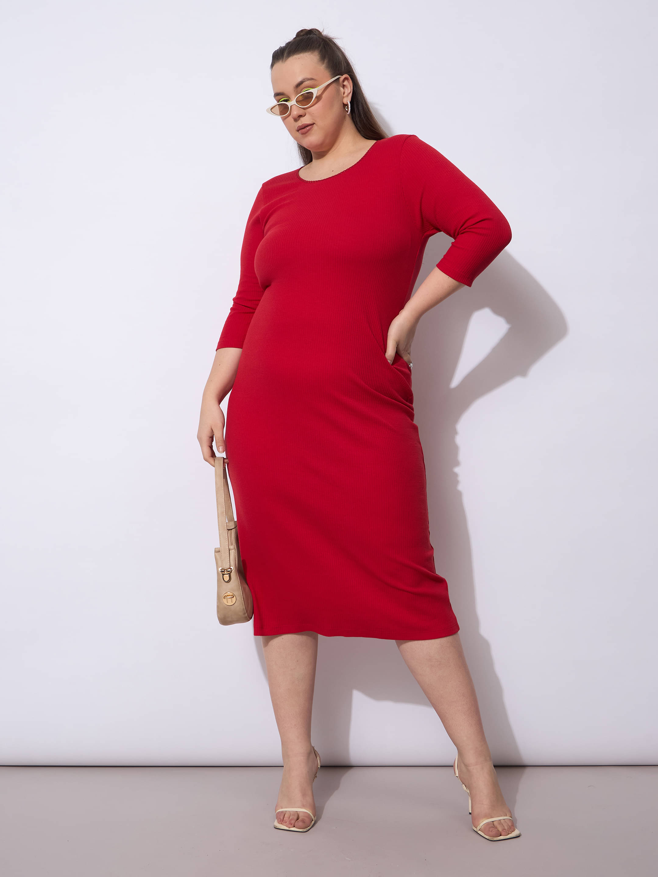     			SASSAFRAS Curve Women Cotton Blend Bodycon Dress ( Red )