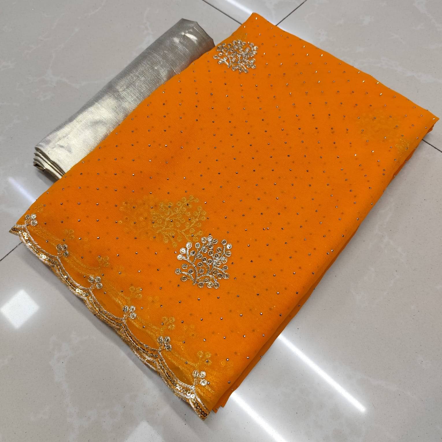     			Sareez House Chiffon Solid Regular Saree With Unstitched Blouse Piece ( Gold )