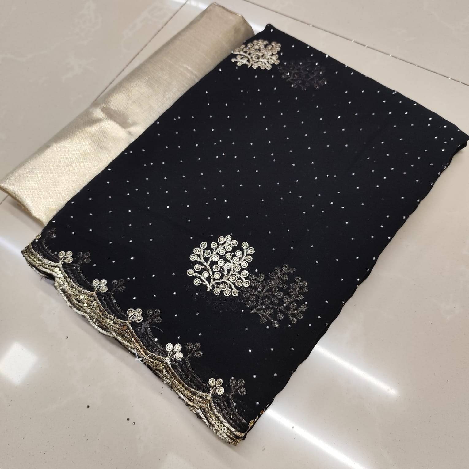     			Sareez House Chiffon Solid Regular Saree With Unstitched Blouse Piece ( Multicolor )