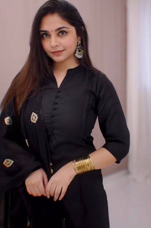 Trandtide Women Cotton Solid Straight Kurti With Pants ( Black )     			Trandtide Women Cotton Solid Straight Kurti With Pants ( Black )