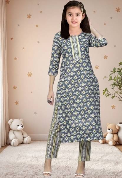     			Vetrokart Girls Cotton Blend Kurti with Pants ( Pack of 1 , Aqua )