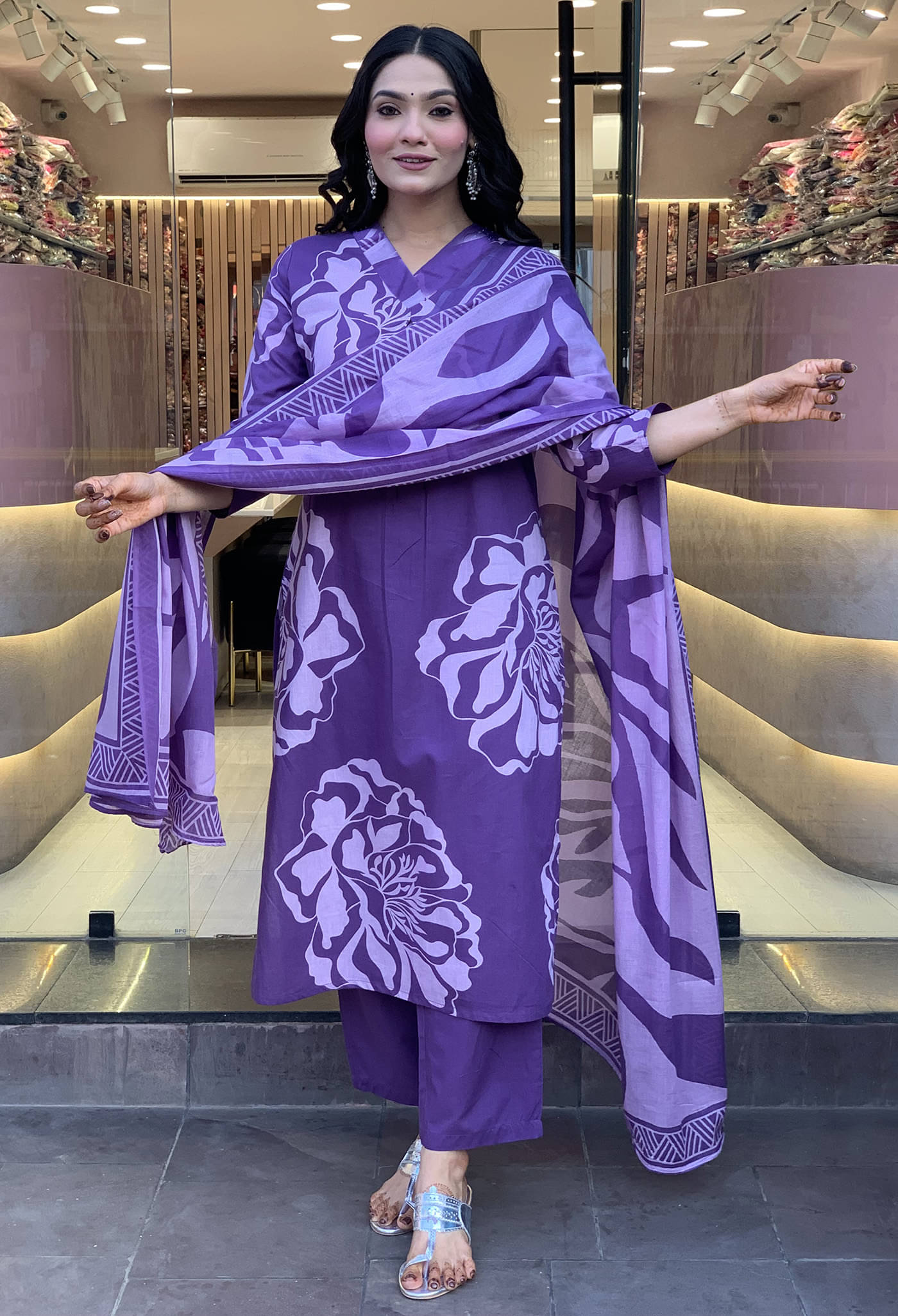     			kedar fab Women Rayon Printed Straight Kurti With Pants ( Lavendar )