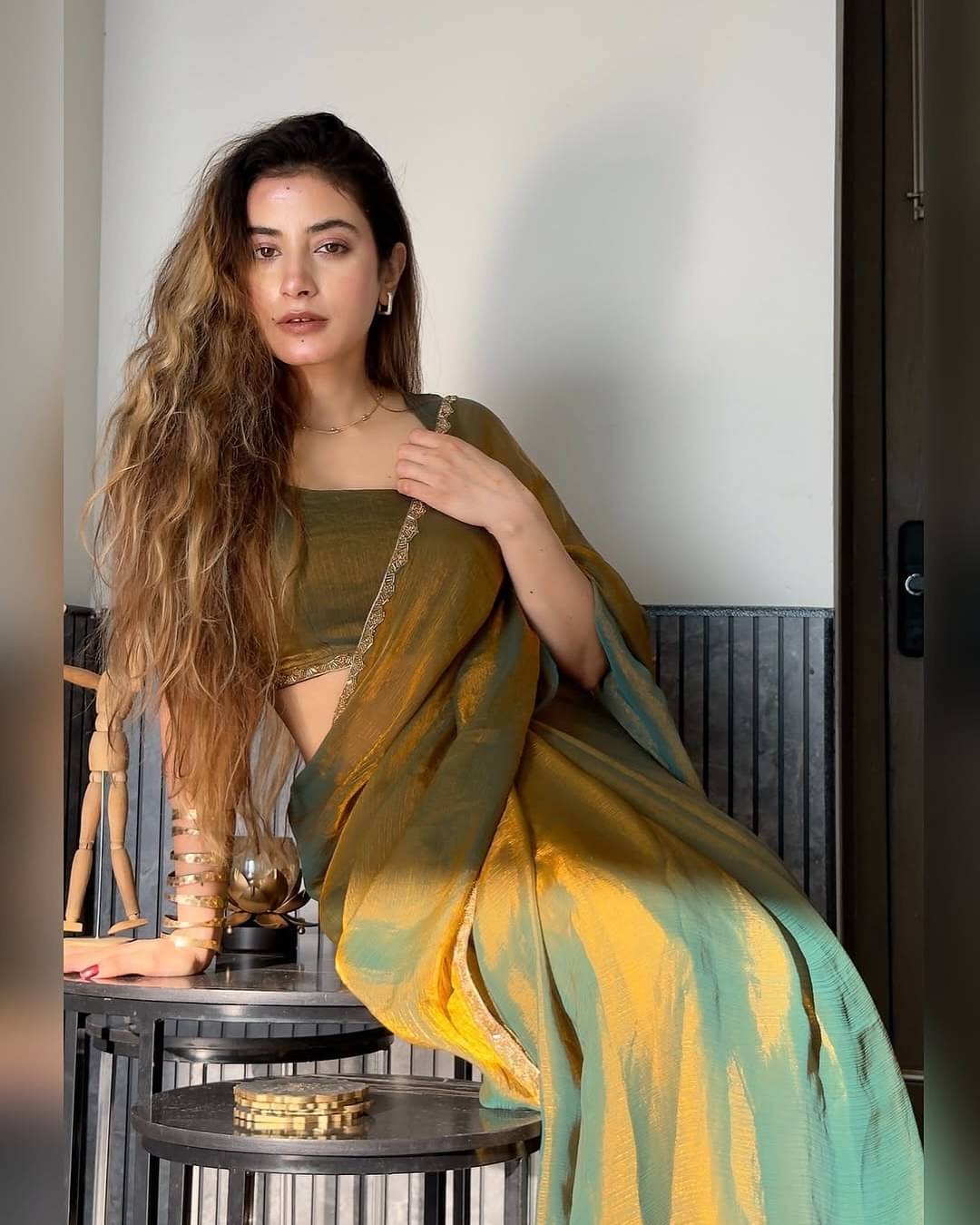     			ANAND SAREES Silk Blend Solid Ilkal Saree With Unstitched Blouse Piece ( GREEN )