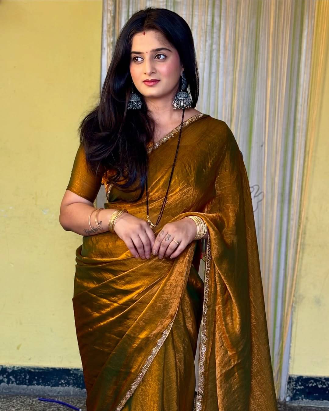     			ANAND SAREES Silk Blend Solid Ilkal Saree With Unstitched Blouse Piece ( MUSTARD )