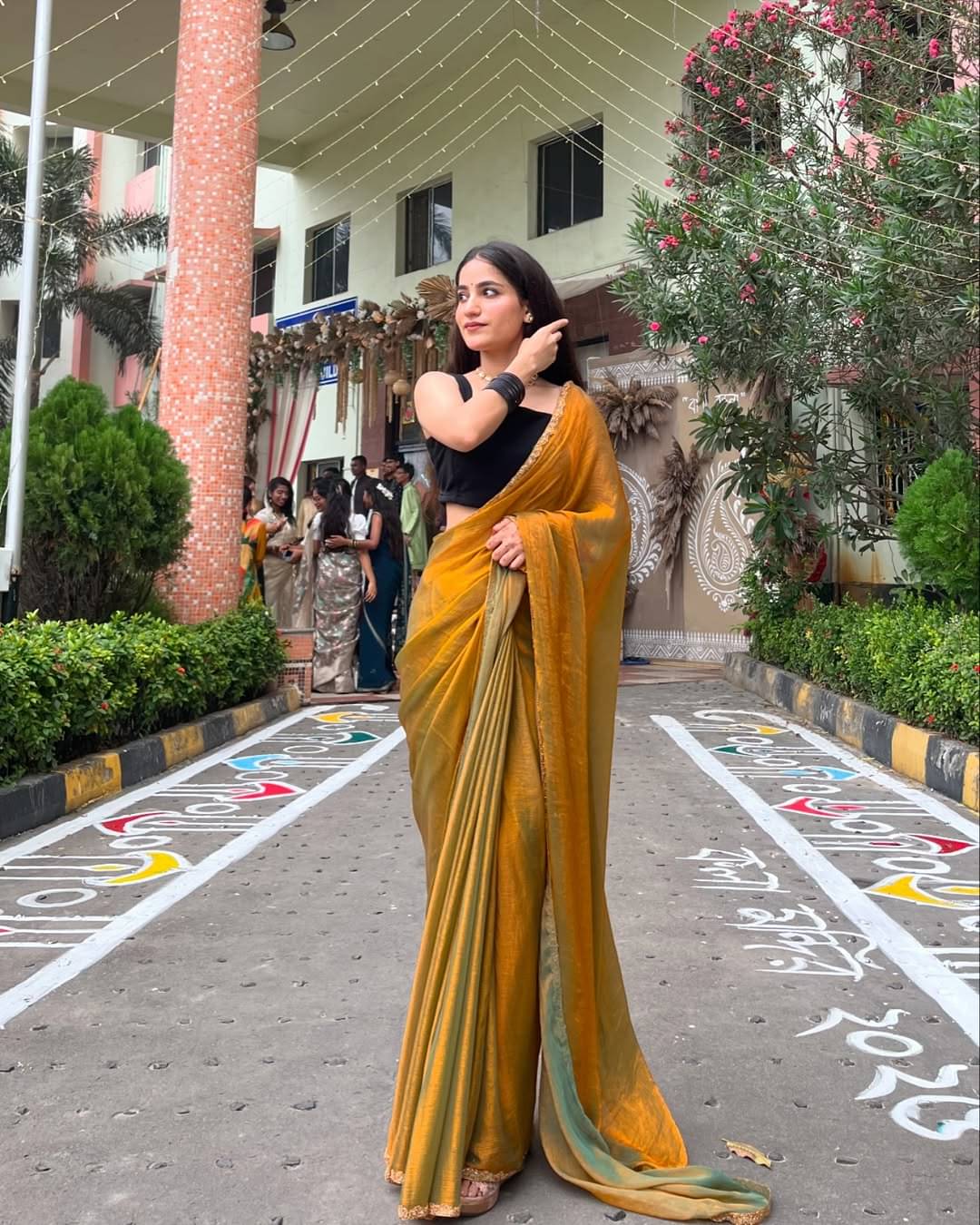     			ANAND SAREES Silk Blend Solid Ilkal Saree With Unstitched Blouse Piece ( MUSTARD )
