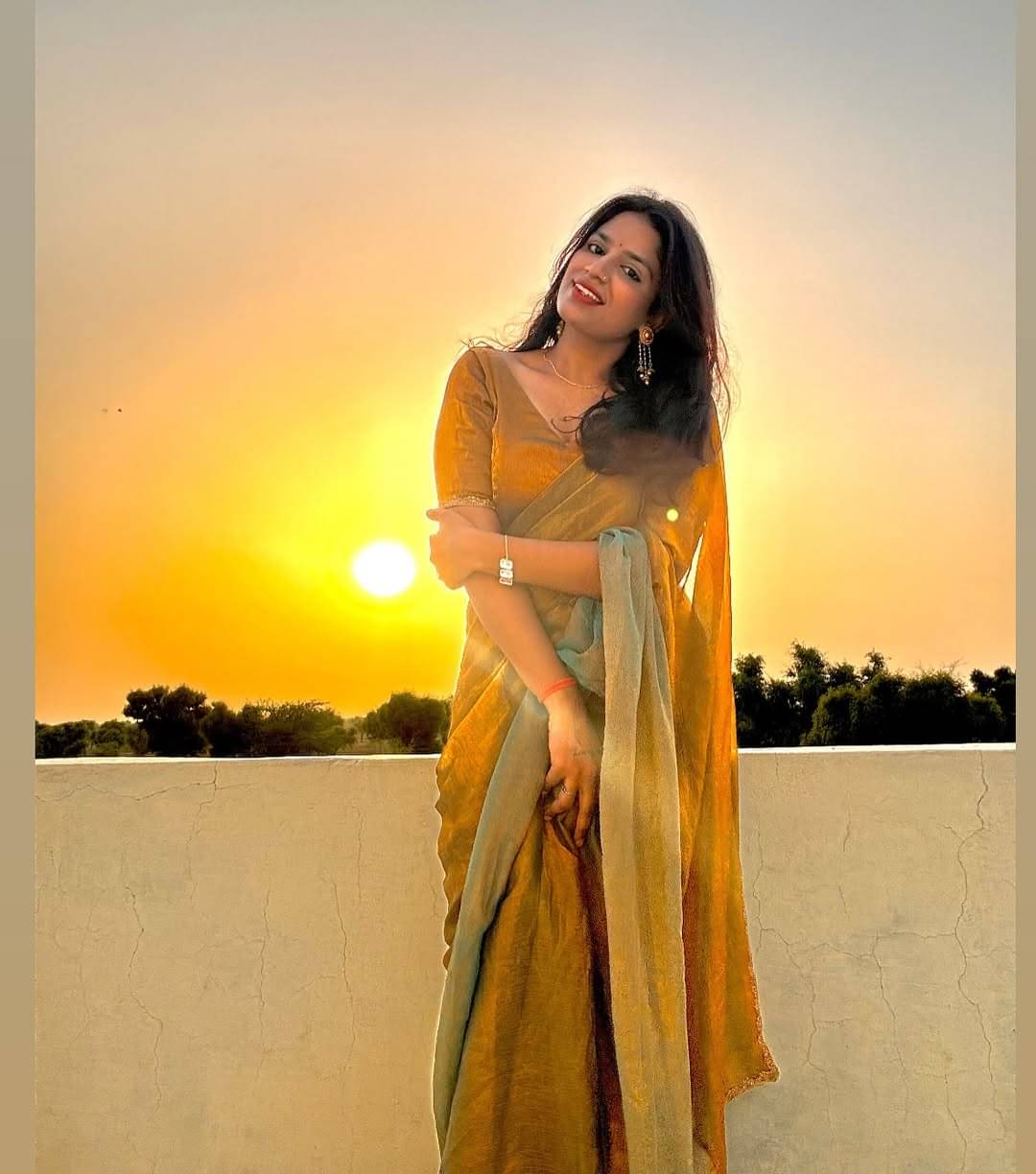     			ANAND SAREES Silk Blend Solid Ilkal Saree With Unstitched Blouse Piece ( MUSTARD )
