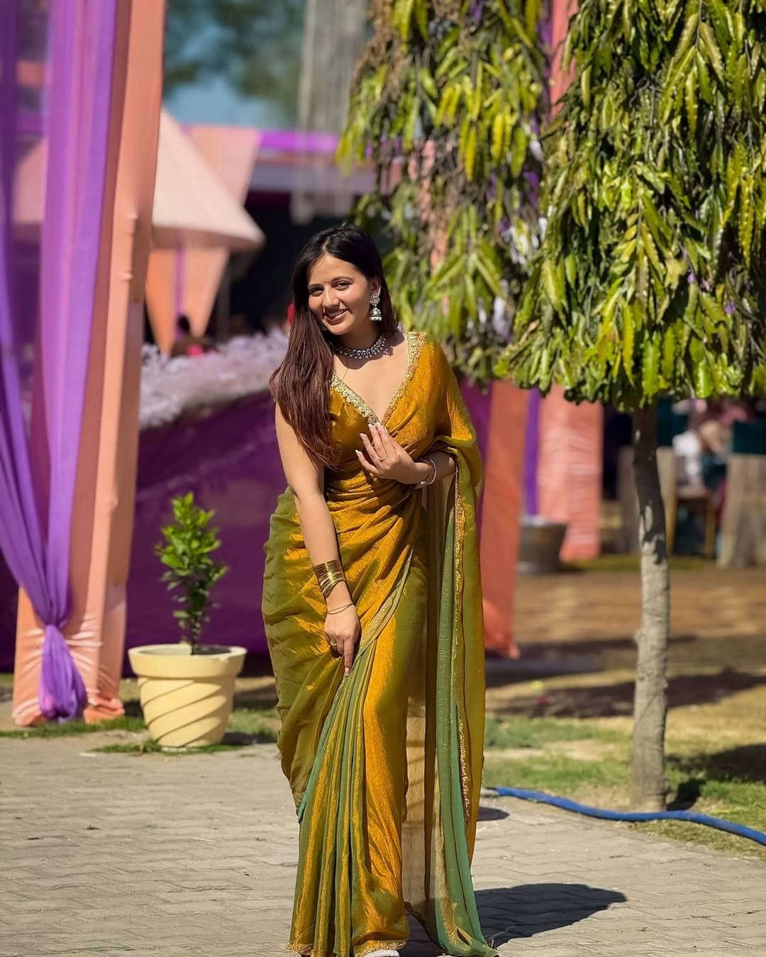 ANAND SAREES Silk Blend Solid Ilkal Saree With Unstitched Blouse Piece ( MUSTARD )     			ANAND SAREES Silk Blend Solid Ilkal Saree With Unstitched Blouse Piece ( MUSTARD )