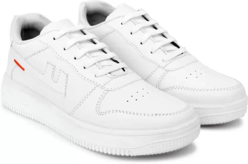     			COOPERWINGS White Men's Sneakers
