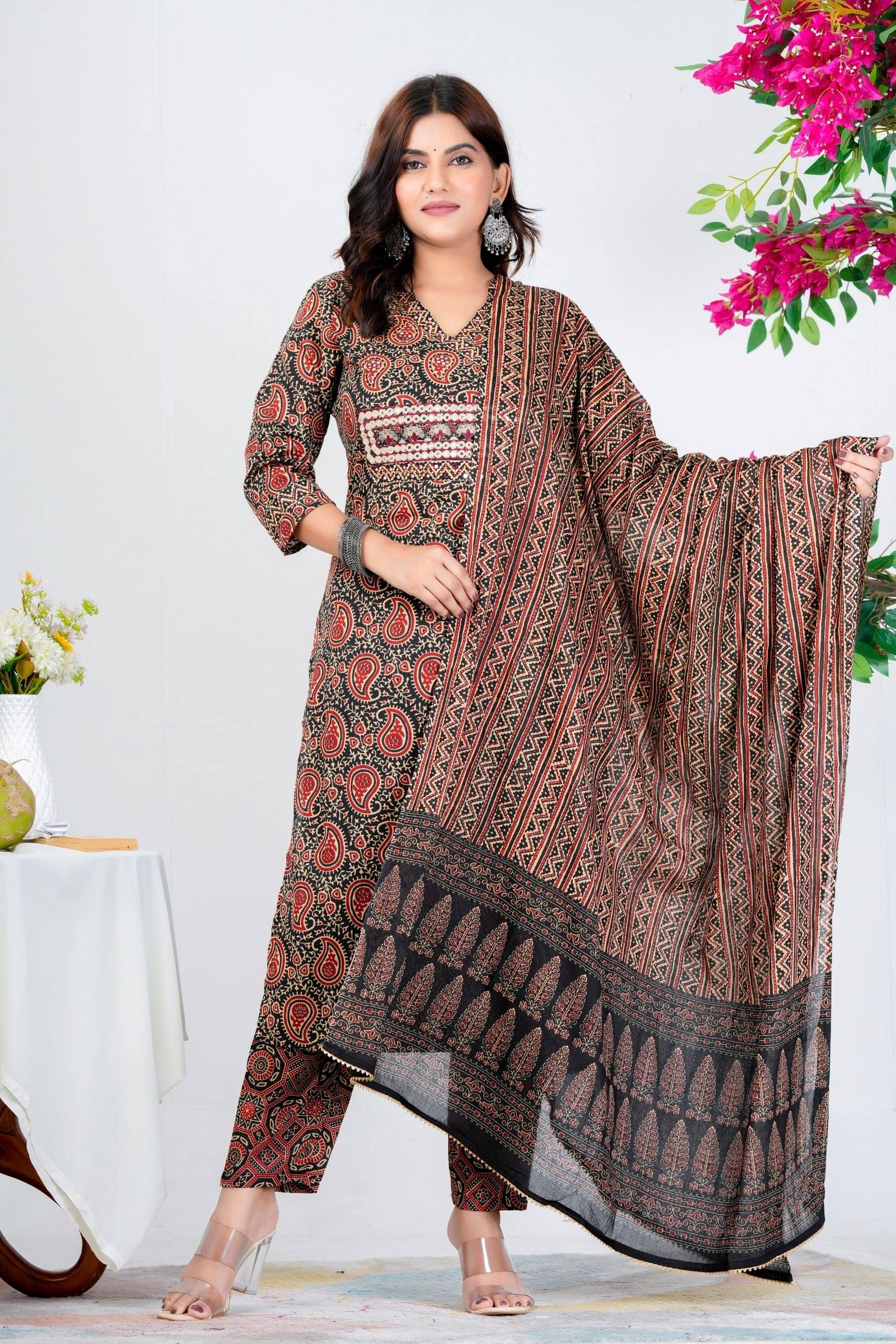     			Frionkandy Women Cotton Printed Ethnic Motifs Kurti With Pants ( Multicoloured )