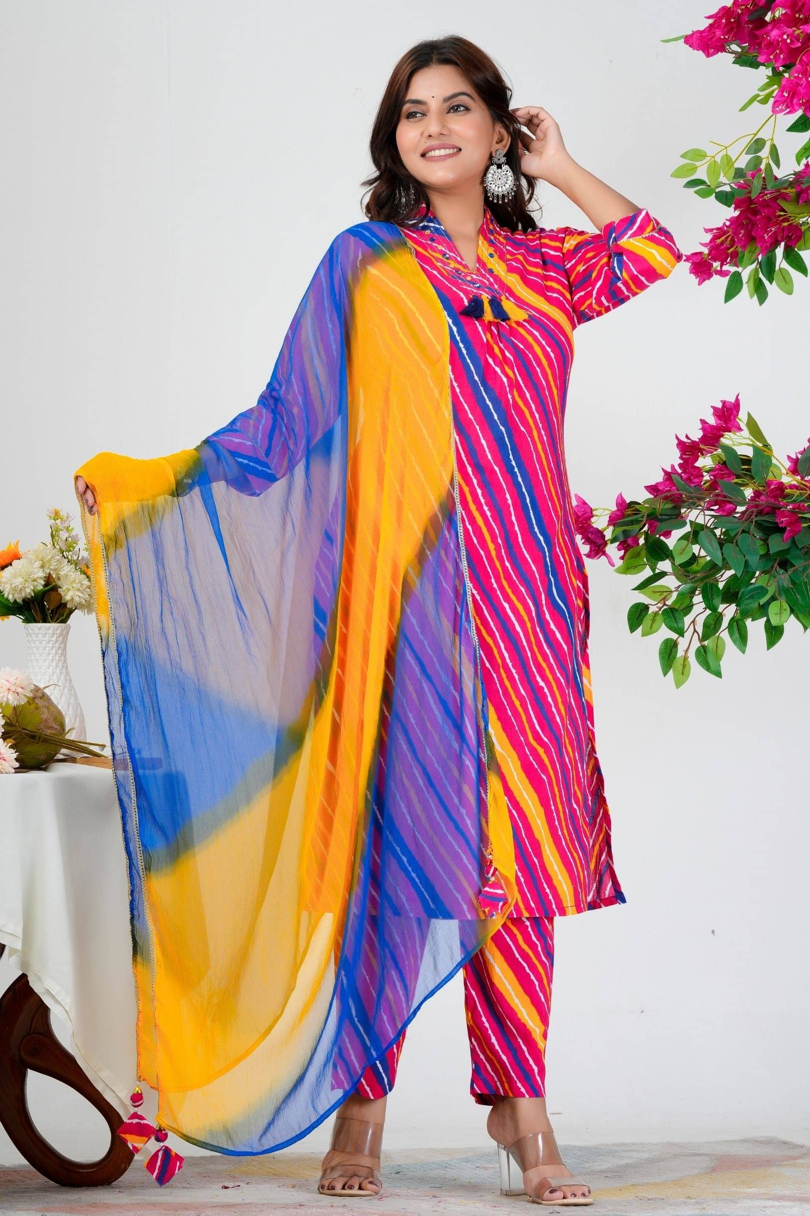     			Frionkandy Women Cotton Printed Ethnic Motifs Kurti With Pants ( Pink )