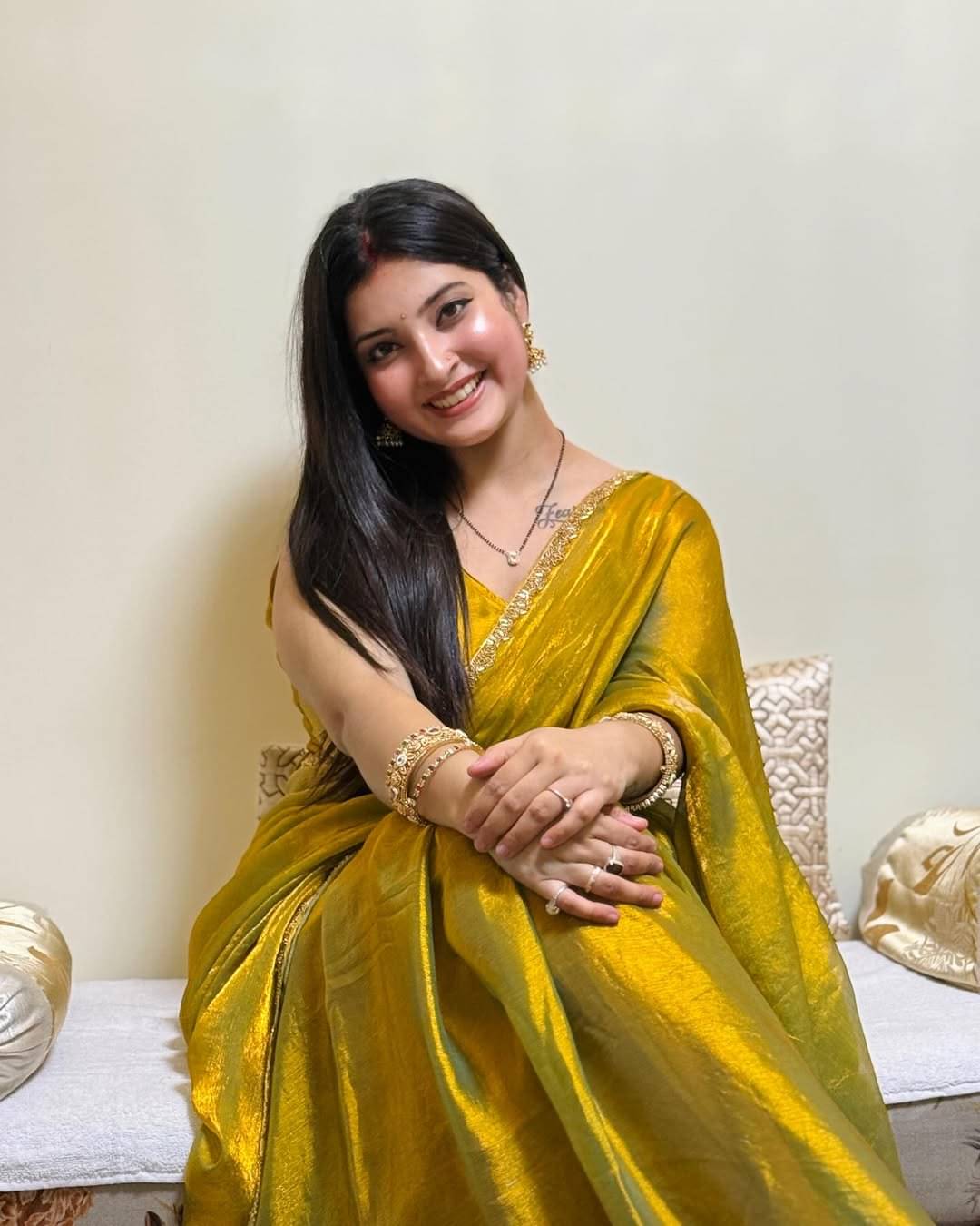     			Kashvi Sarees Silk Blend Solid Ilkal Saree With Unstitched Blouse Piece ( GREEN )