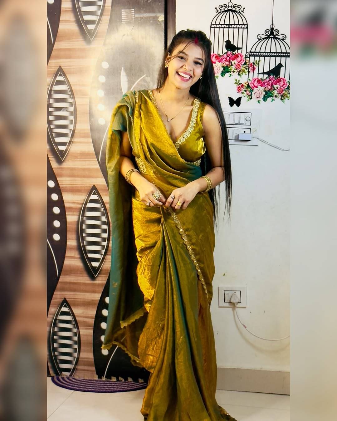    			Kashvi Sarees Silk Blend Solid Ilkal Saree With Unstitched Blouse Piece ( GREEN )