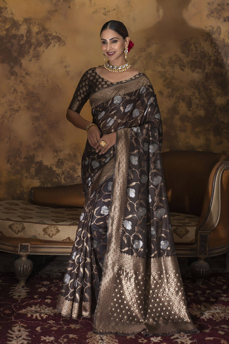     			Lilots Cotton Blend Woven Regular Saree With Unstitched Blouse Piece ( Coffee )