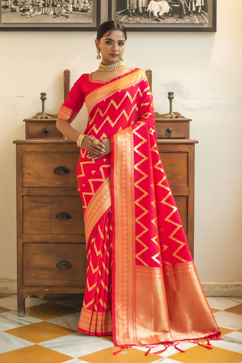     			Lilots Silk Blend Woven Regular Saree With Unstitched Blouse Piece ( Pink )