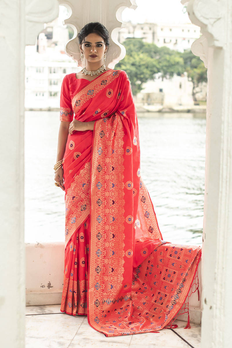 Lilots Silk Blend Woven Regular Saree With Unstitched Blouse Piece ( Pink ) Lilots Silk Blend Woven Regular Saree With Unstitched Blouse Piece ( Pink )