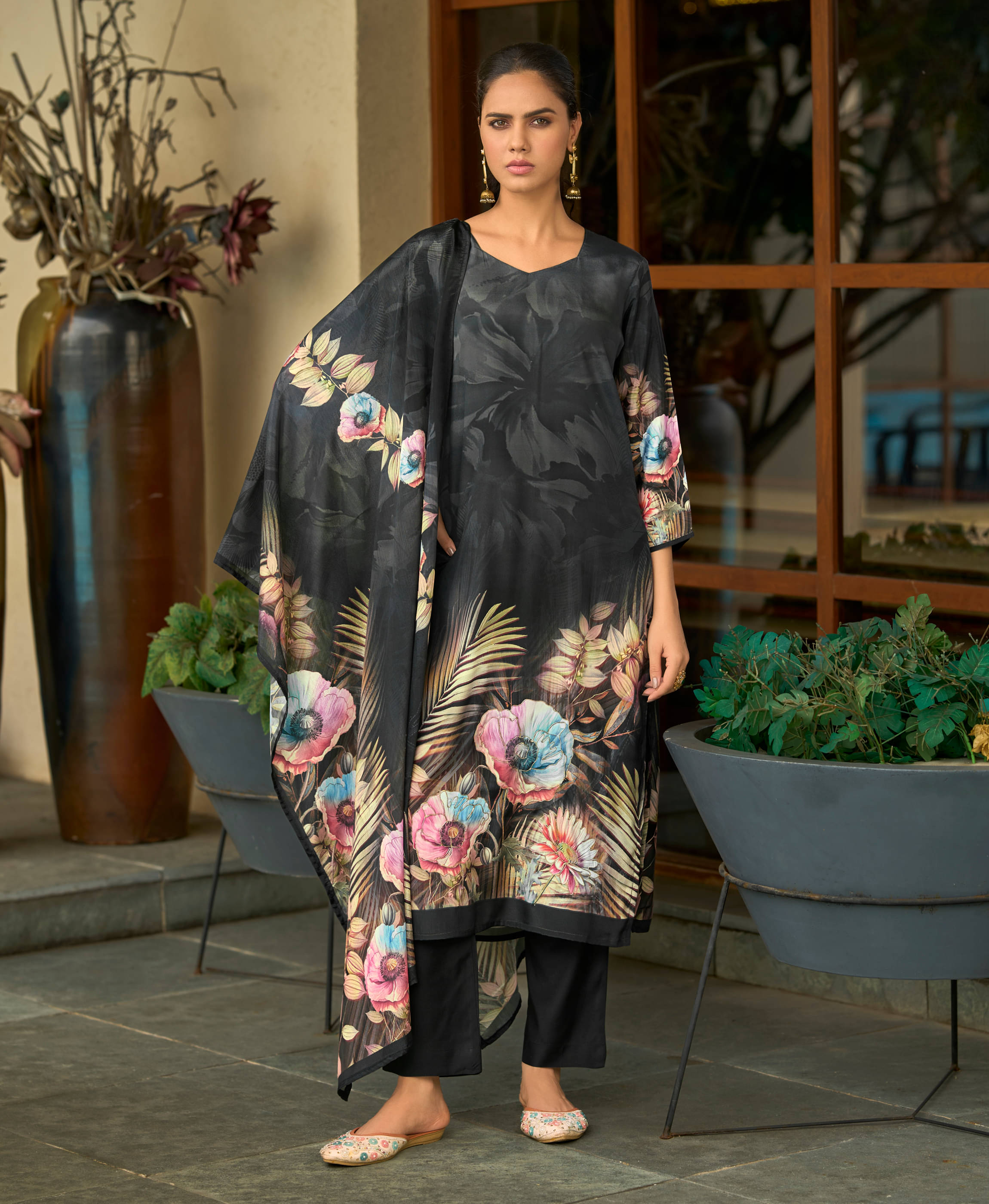     			MOJILAA Women Silk Blend Printed Straight Kurti With Pants ( Black )