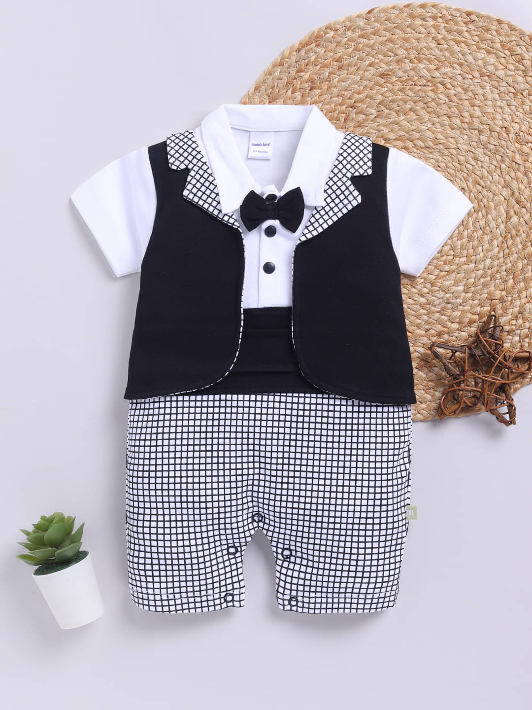 Mom's Love Pack of 1 Baby Boys Cotton Rompers ( Black )     			Mom's Love Pack of 1 Baby Boys Cotton Rompers ( Black )