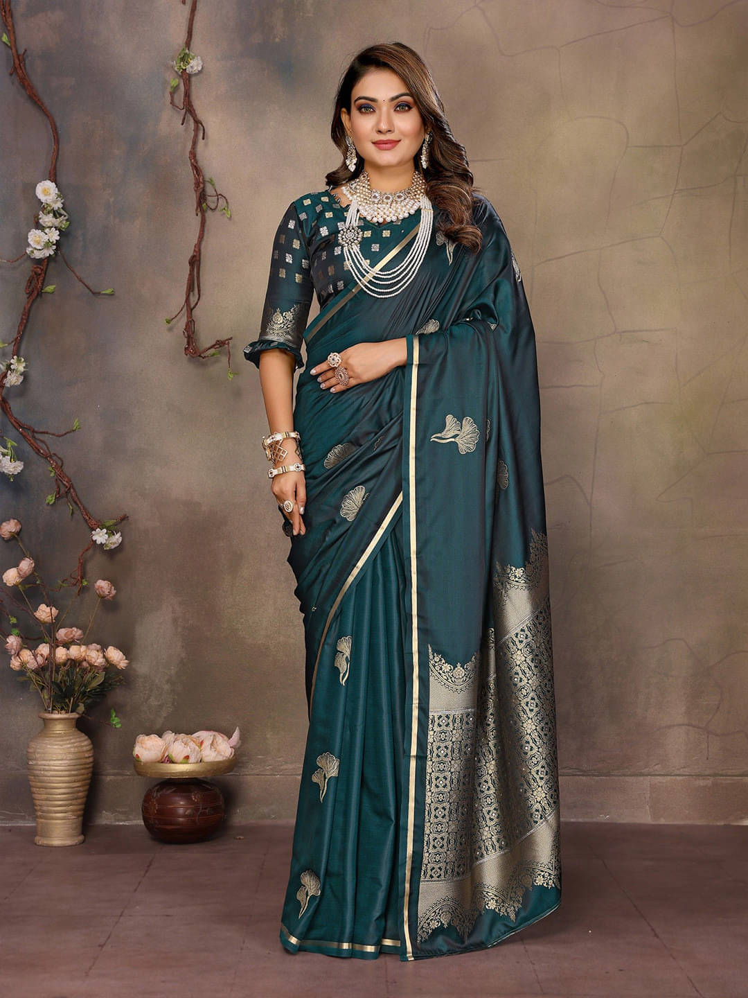     			PEER STORE Jacquard Woven Banarasi saree With Unstitched Blouse Piece ( Green )