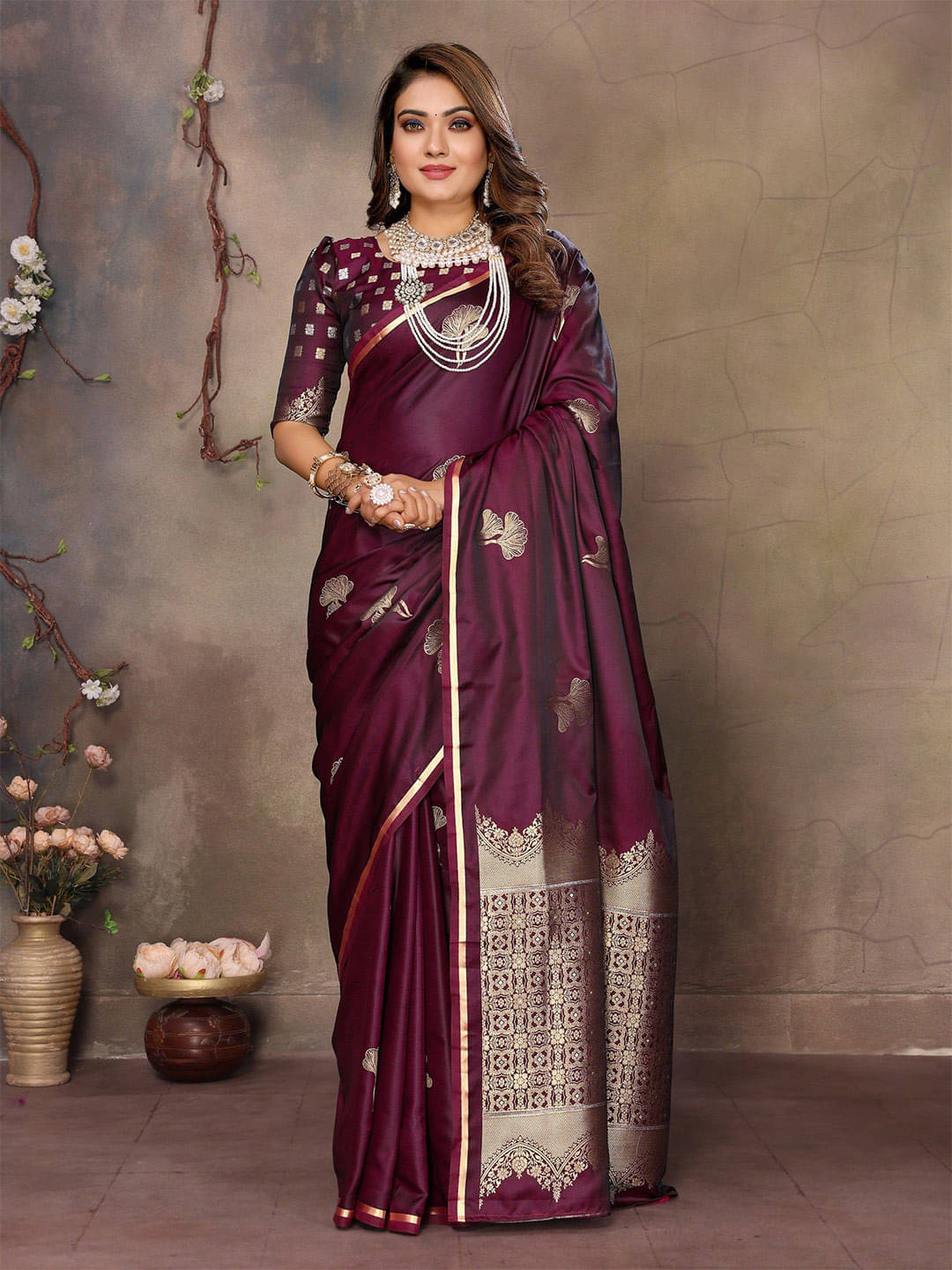     			PEER STORE Jacquard Woven Banarasi saree With Unstitched Blouse Piece ( Wine )