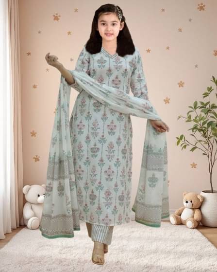 Vetrokart Girls Cotton Blend Kurti with Salwar ( Pack of 1 , White ) Vetrokart Girls Cotton Blend Kurti with Salwar ( Pack of 1 , White )