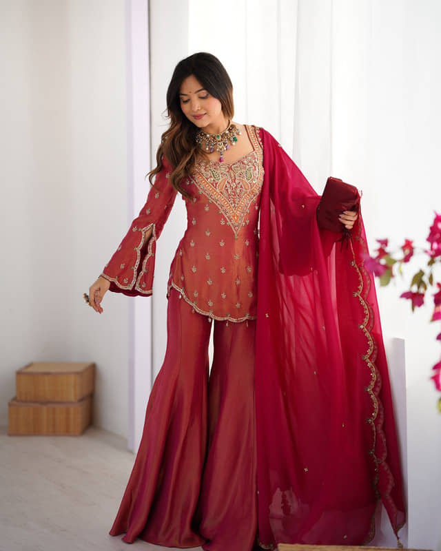 rangvini Women Silk Embroidered Ethnic Motifs Kurti With Alladin Salwar ( Pink )
