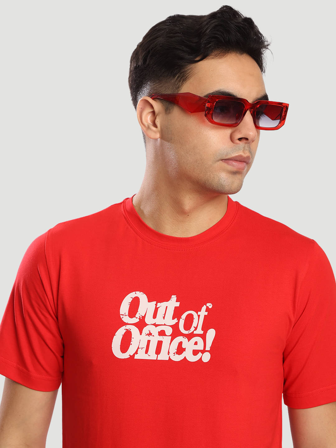     			Bene Kleed Men Cotton Blend Regular Fit Solid T-Shirt ( Red )