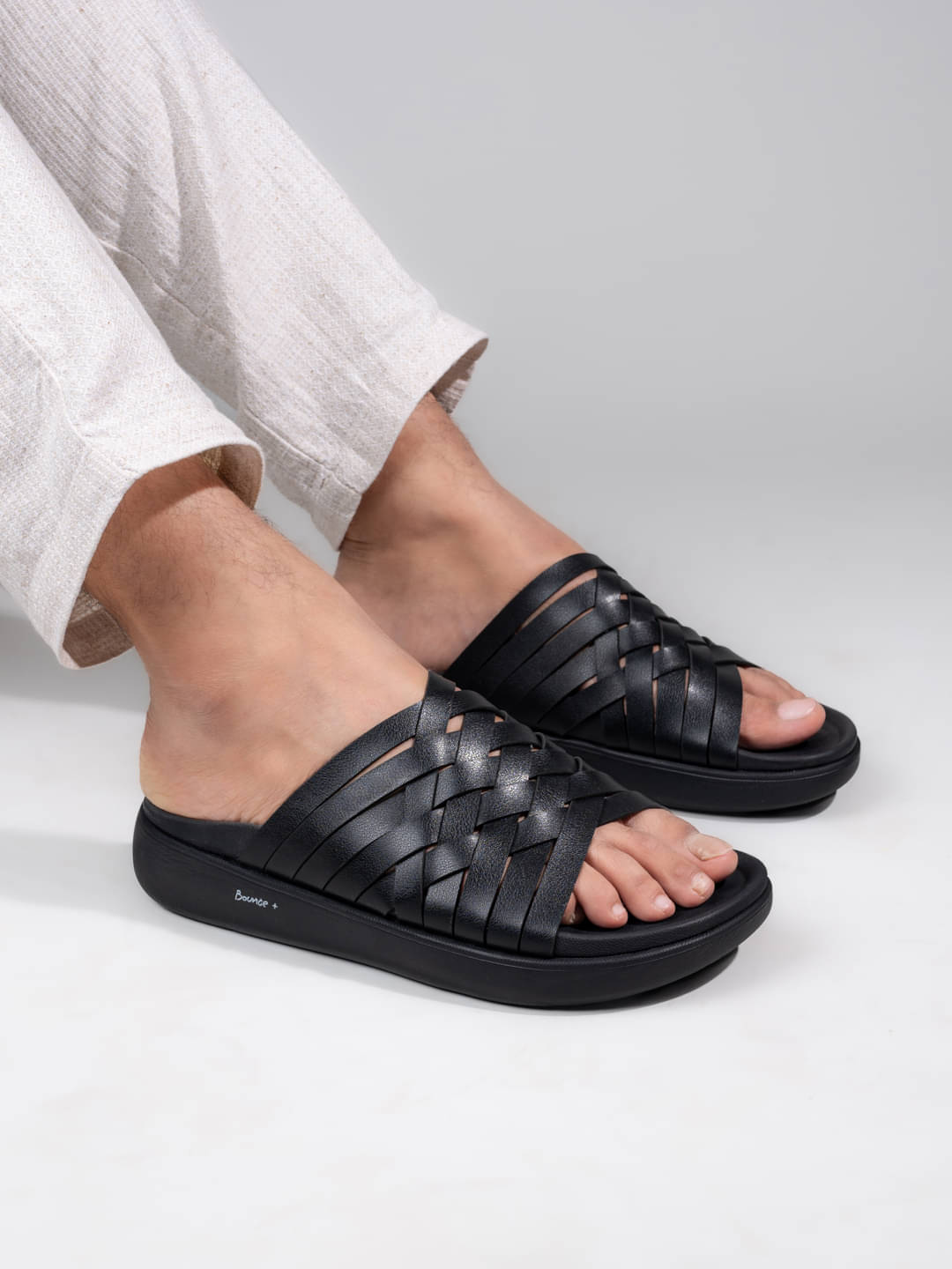     			Fentacia Black Men's Daily Slipper