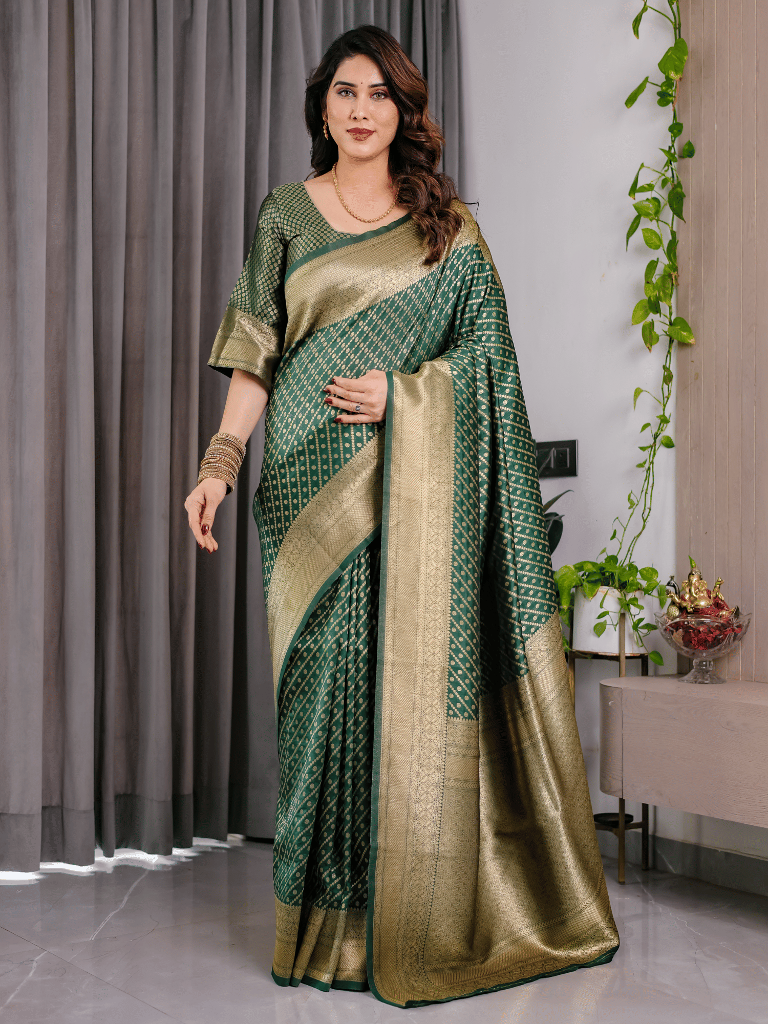     			INDIAN SILKS Art Silk Printed Regular Saree With Unstitched Blouse Piece ( Green )