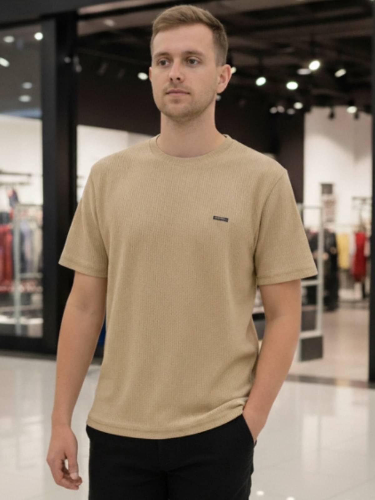     			Looks United Men Cotton Blend Regular Fit Solid T-Shirt ( Beige )