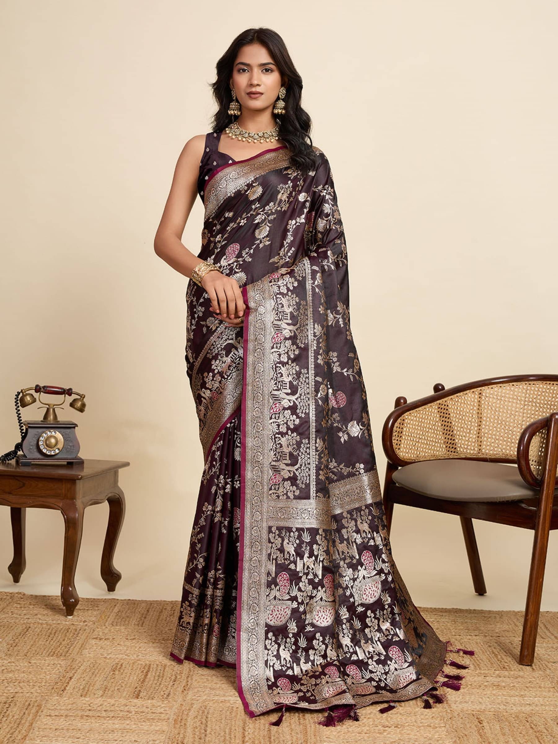 Rangtulika Ethnics Silk Woven Banarasi saree With Unstitched Blouse Piece ( Brown ) Rangtulika Ethnics Silk Woven Banarasi saree With Unstitched Blouse Piece ( Brown )
