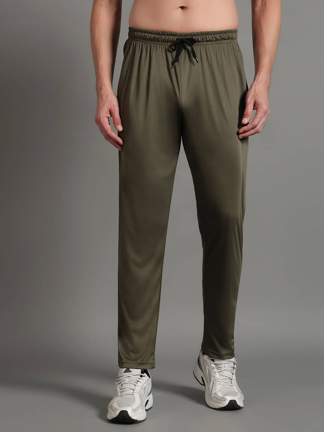     			THE CASUALS Olive Green Polyester Men's Sports Trackpants ( Pack of 1 )