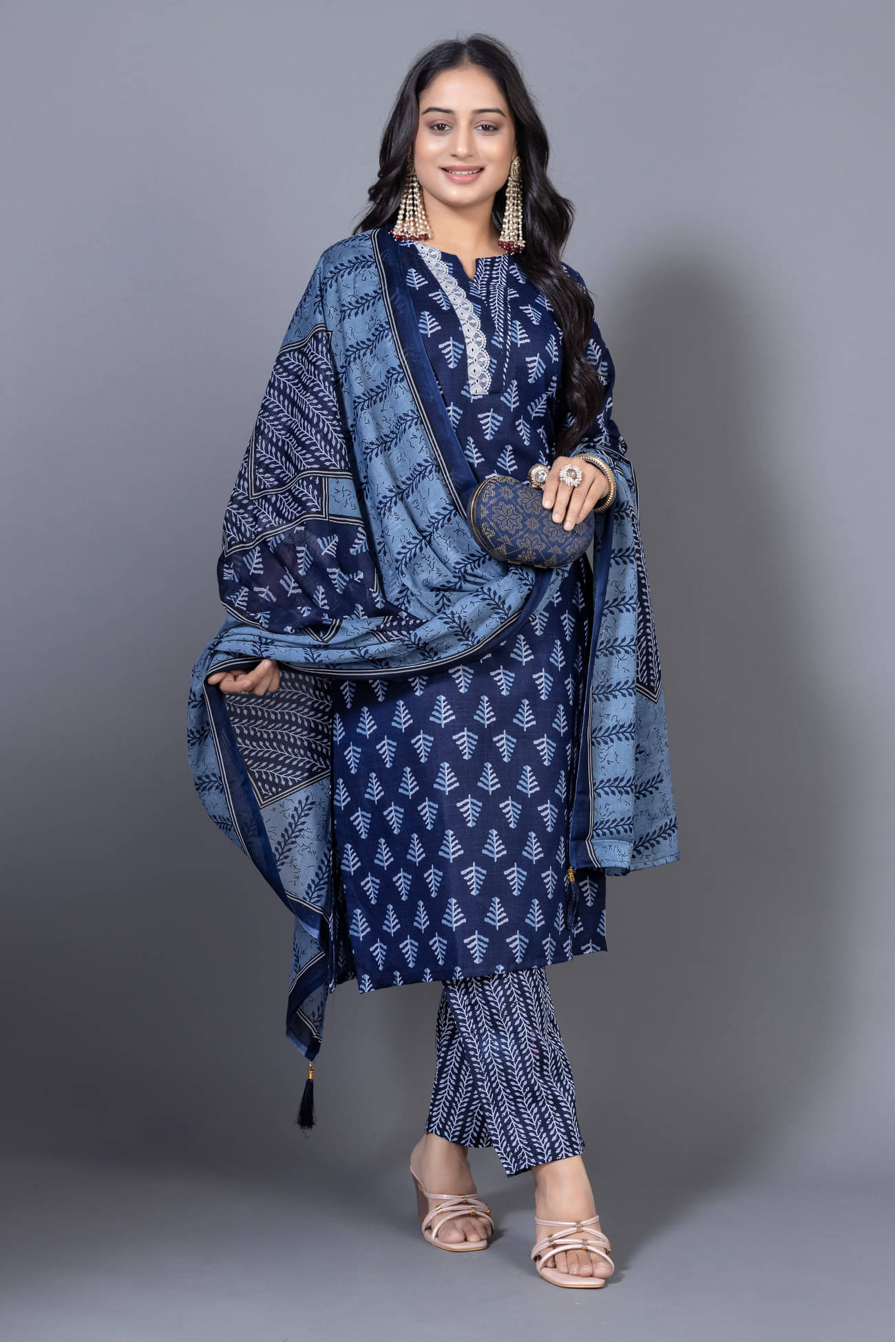     			Devakii Women Cotton Blend Printed Straight Kurti With Pants ( Navy Blue )