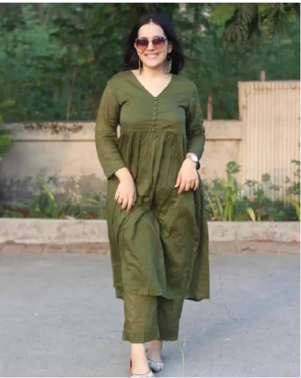 Gobya Women Rayon Solid Flared Kurti With Pants ( Green )