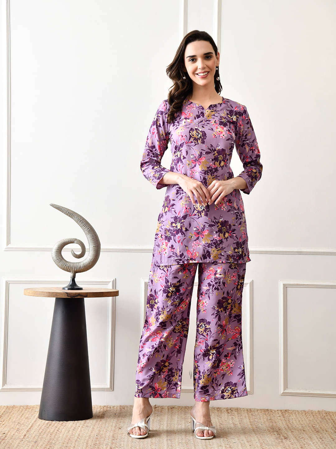     			Hariks Women Printed Tunic With Trousers Co-Ord Set ( Purple )