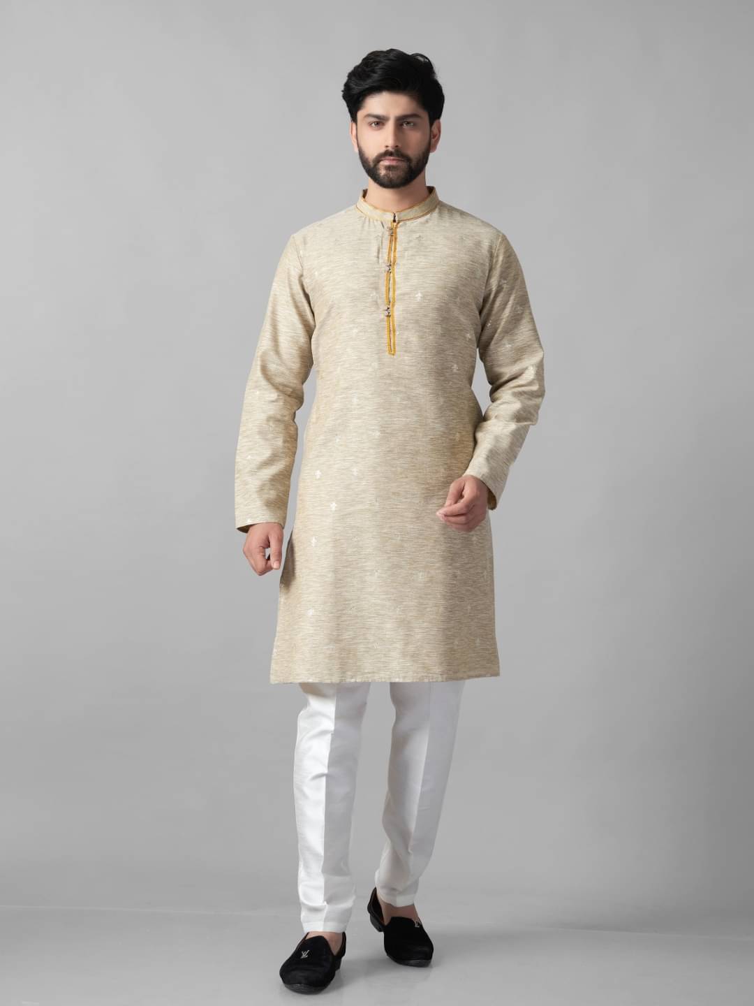     			JUGG JUGG JEEYO Beige Blended Men's Regular Kurta ( Pack of 1 )