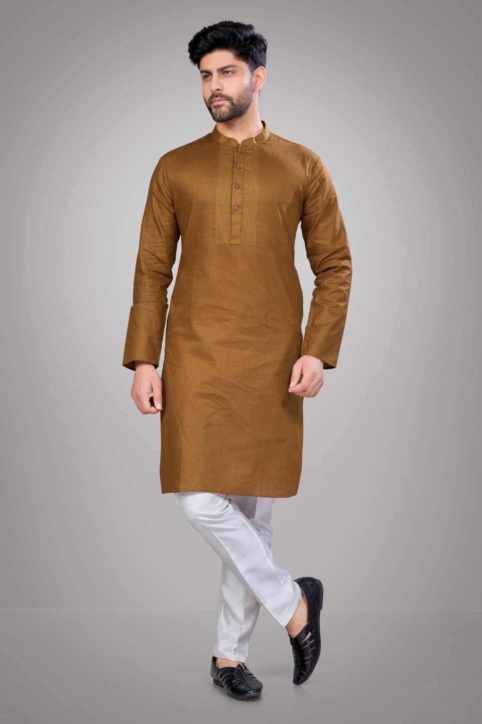     			JUGG JUGG JEEYO Brown Blended Men's Regular Kurta ( Pack of 1 )