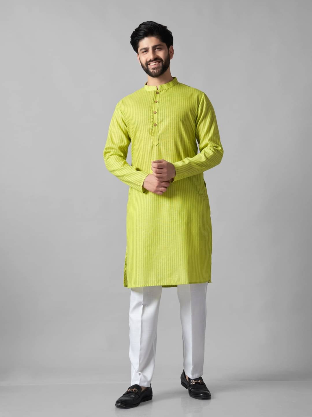     			JUGG JUGG JEEYO Green Blended Men's Regular Kurta ( Pack of 1 )