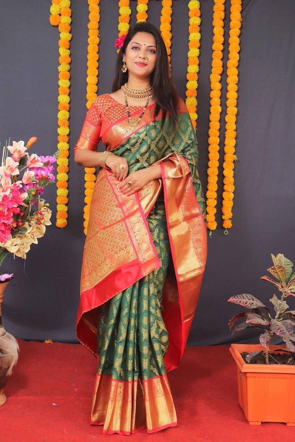 Krisha Enterprise Jacquard Woven Regular Saree With Unstitched Blouse Piece ( Green ) Krisha Enterprise Jacquard Woven Regular Saree With Unstitched Blouse Piece ( Green )