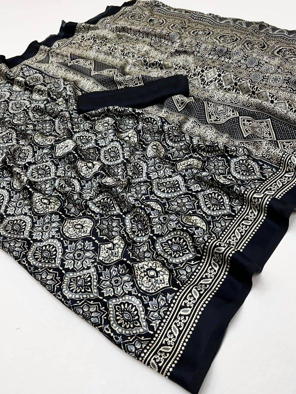     			Krisha Enterprise Silk Printed Regular Saree With Unstitched Blouse Piece ( Black )