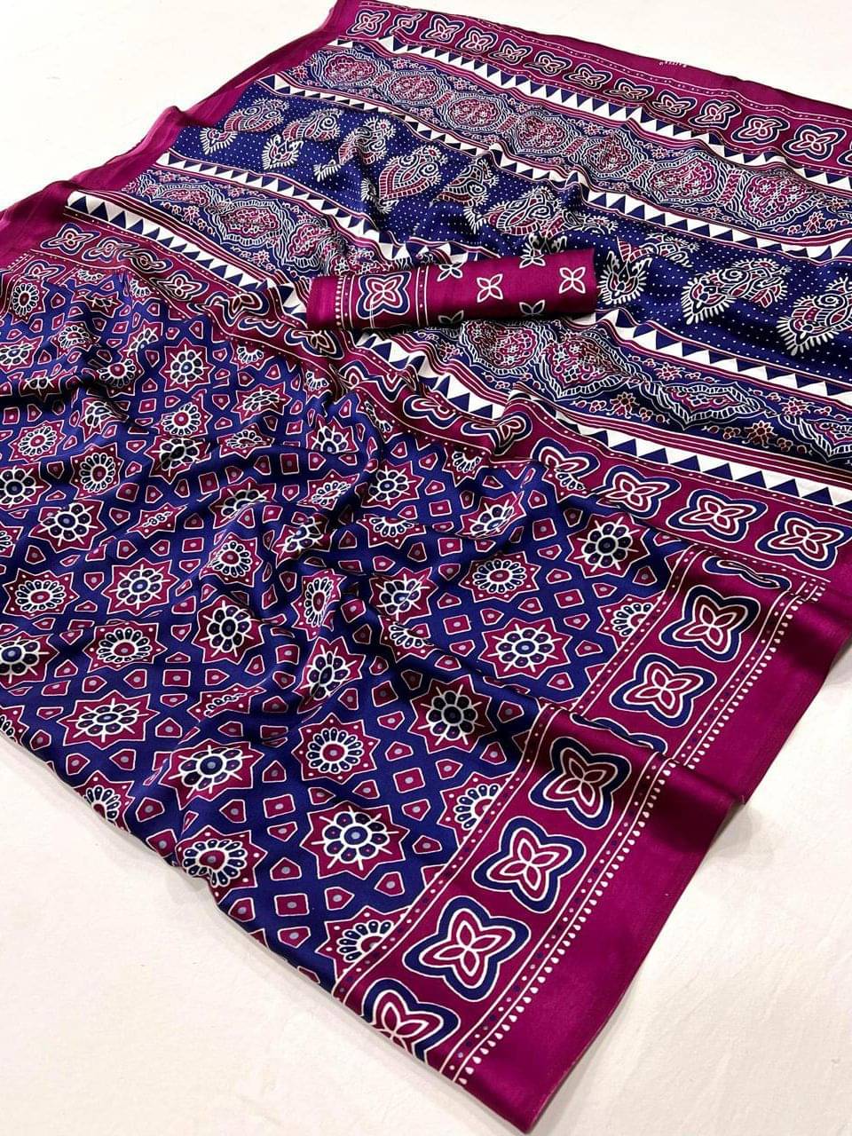     			Krisha Enterprise Silk Printed Regular Saree With Unstitched Blouse Piece ( Blue )