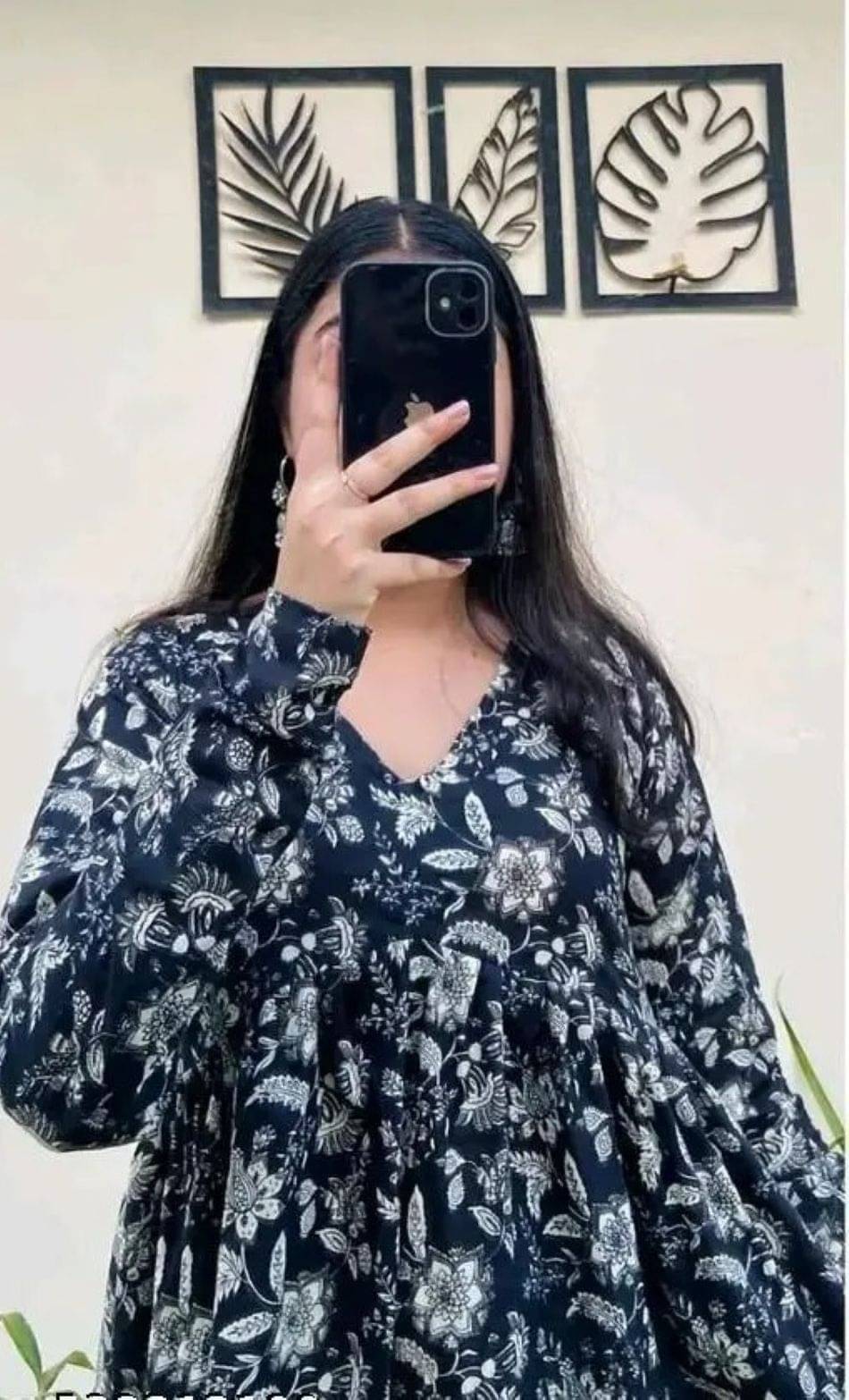     			LOOK N LIKE Women's Rayon Crop Top ( Black )