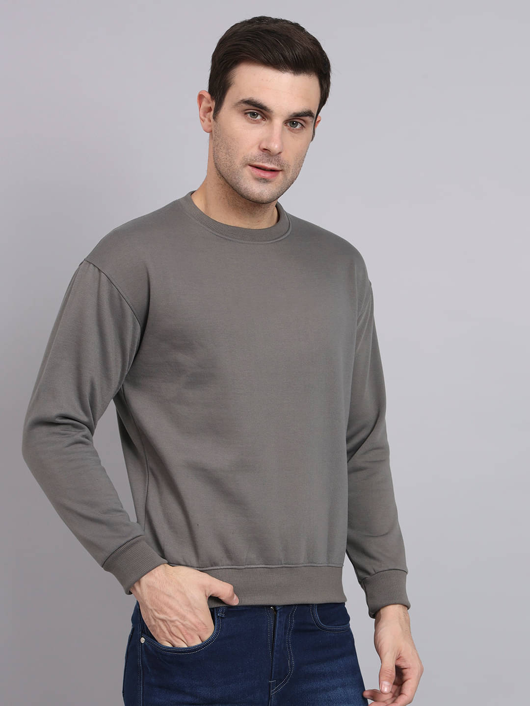 OBAAN Fleece Round Neck Men's Sweatshirt - Charcoal ( Pack of 1 )     			OBAAN Fleece Round Neck Men's Sweatshirt - Charcoal ( Pack of 1 )