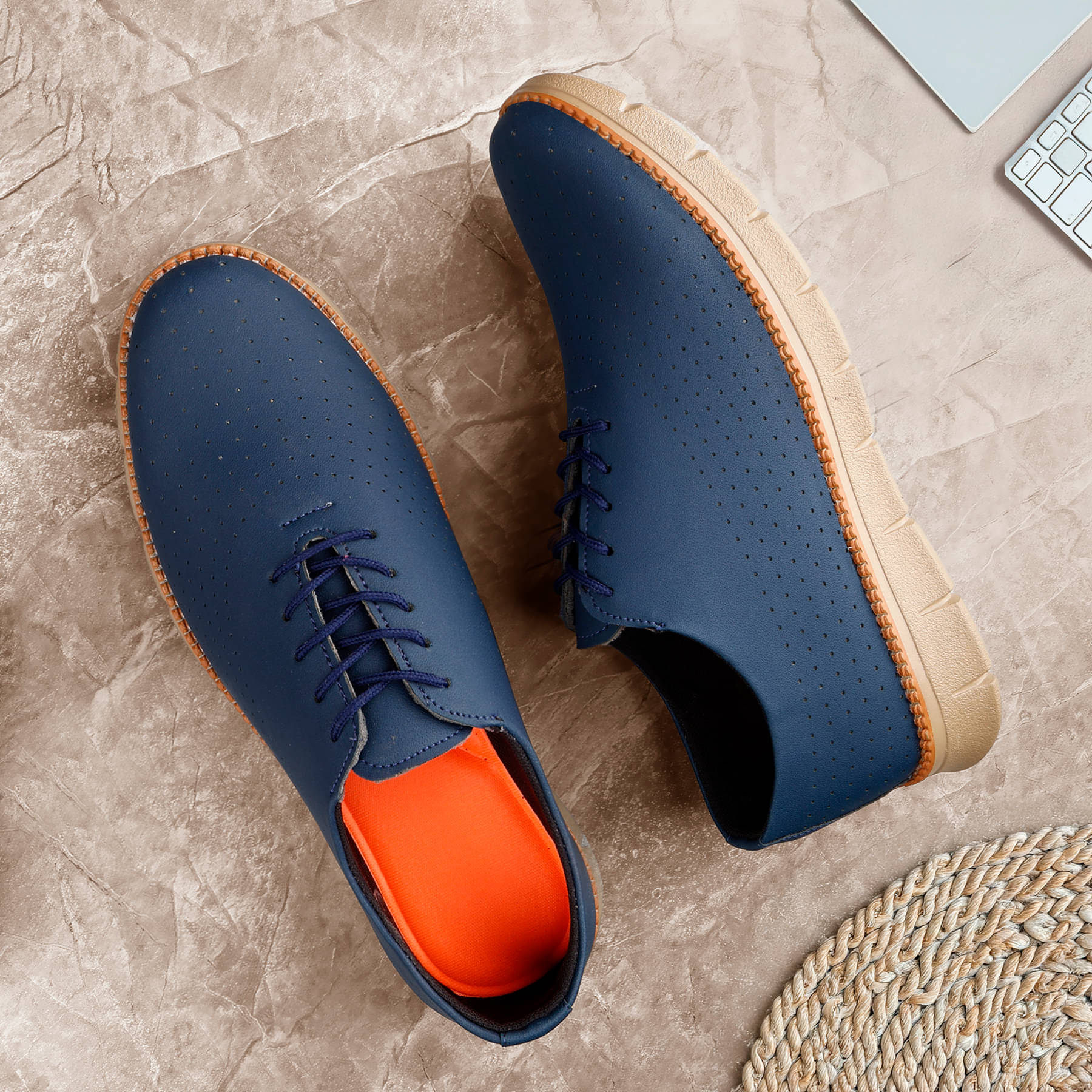     			TR 556 Blue Men's Outdoor Shoes