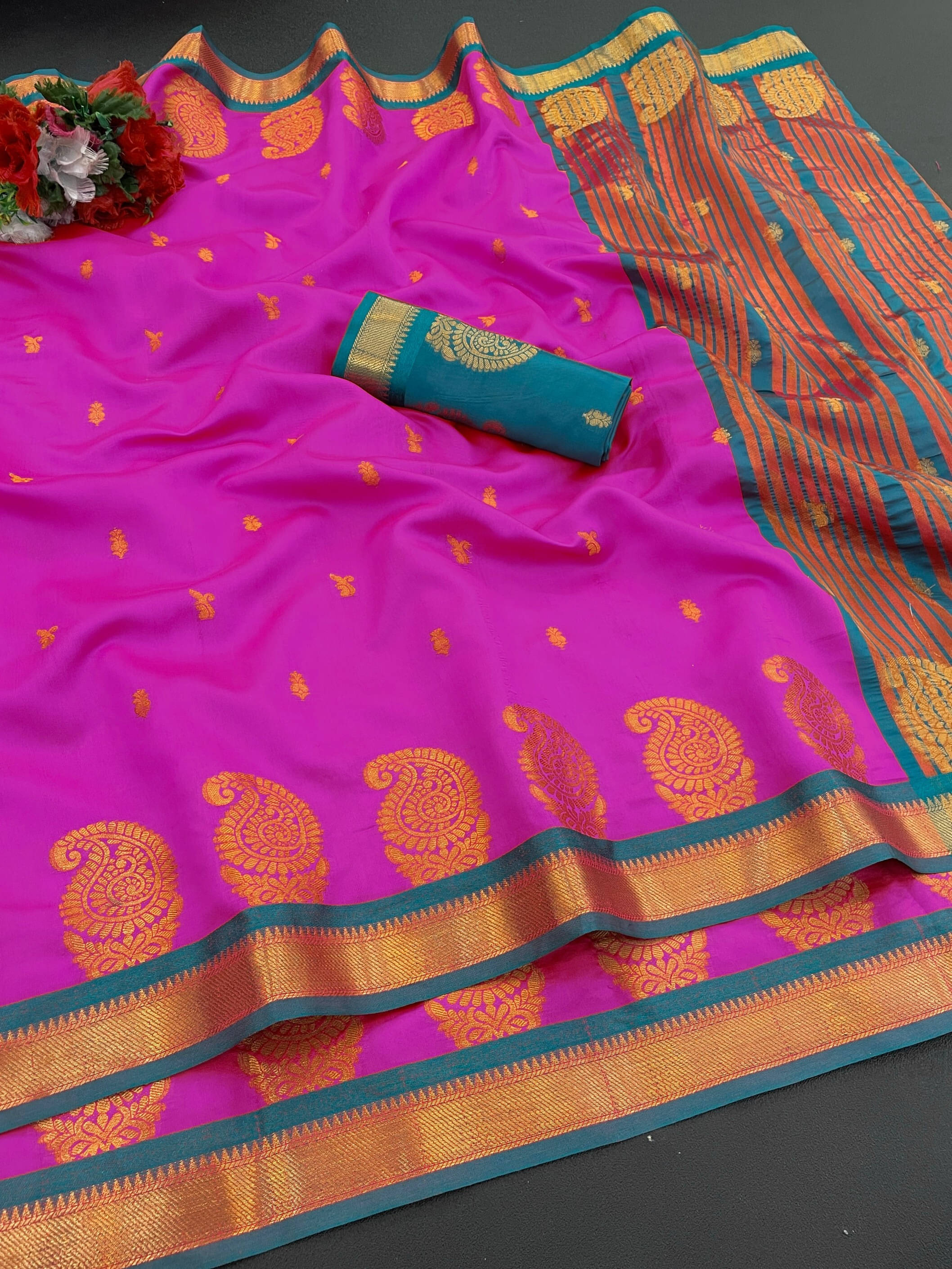     			Krisha Enterprise Cotton Blend Woven Regular Saree With Unstitched Blouse Piece ( Pink )